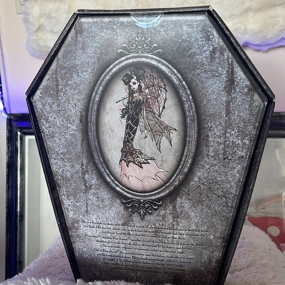 Monster High Draculaura Doll in Coffin Display NWT never been opened - Picture 5 of 7